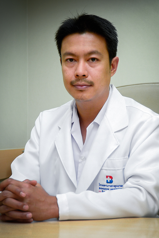 นายแพทย์ วิชิต กาญจนเสริม